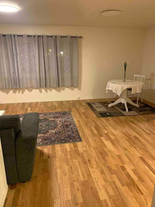 Apartament Fin Leilighet I Tromsdalen. Tromsø Zewnętrze zdjęcie